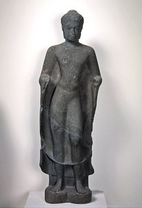 ワットロムロクの仏像、アンコールボレイ（砂岩） 作： Cambodian School